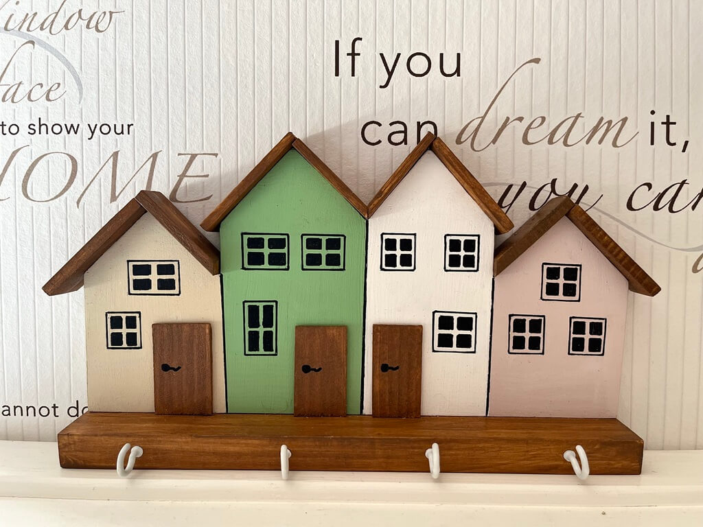 Dřevěné věšáky na klíče